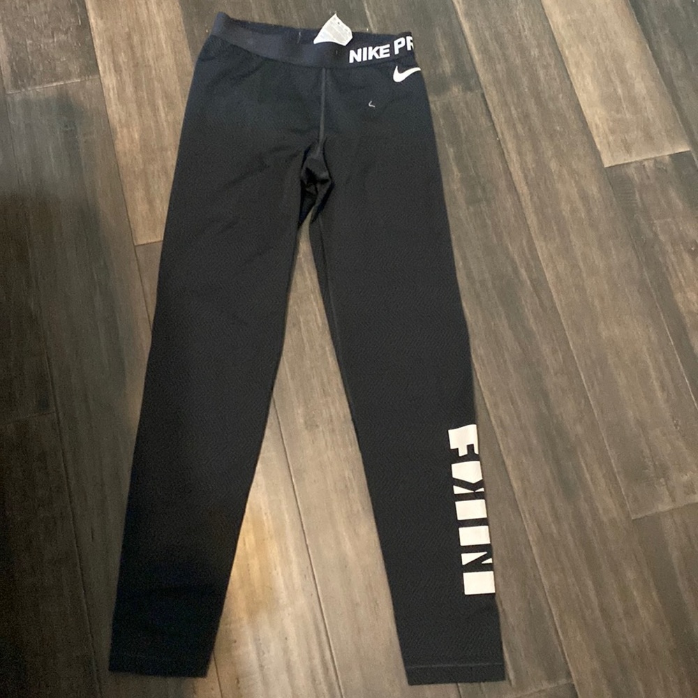Nike lined cropped pants for cold weather running. Size small